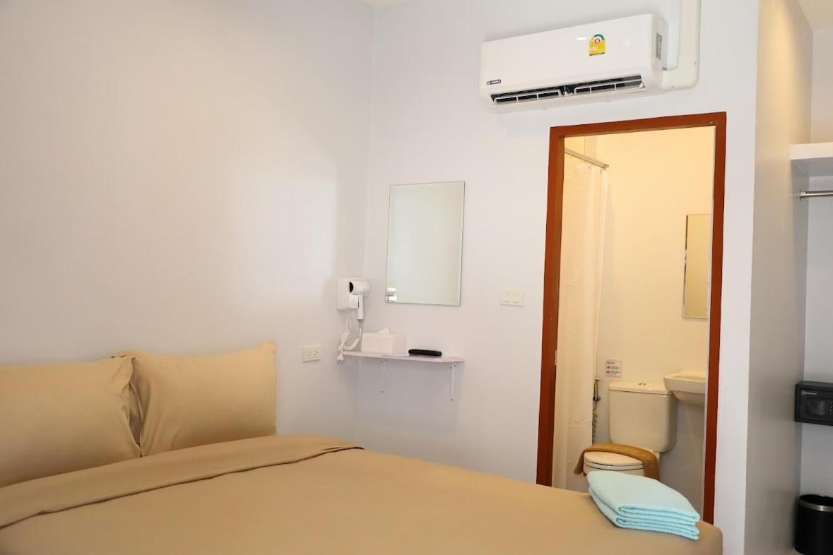 Y House Patong Hostel Eksteriør bilde